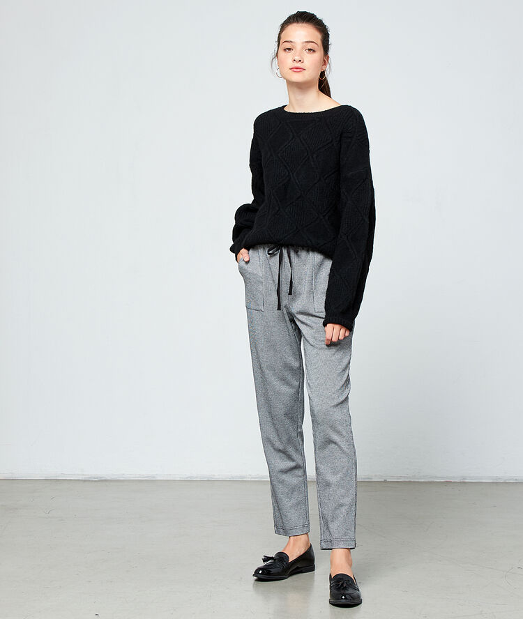 Pantalón estampado vichy negro.