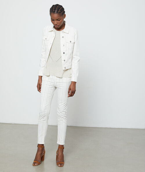 Chaqueta vaquera a rayas blanco.