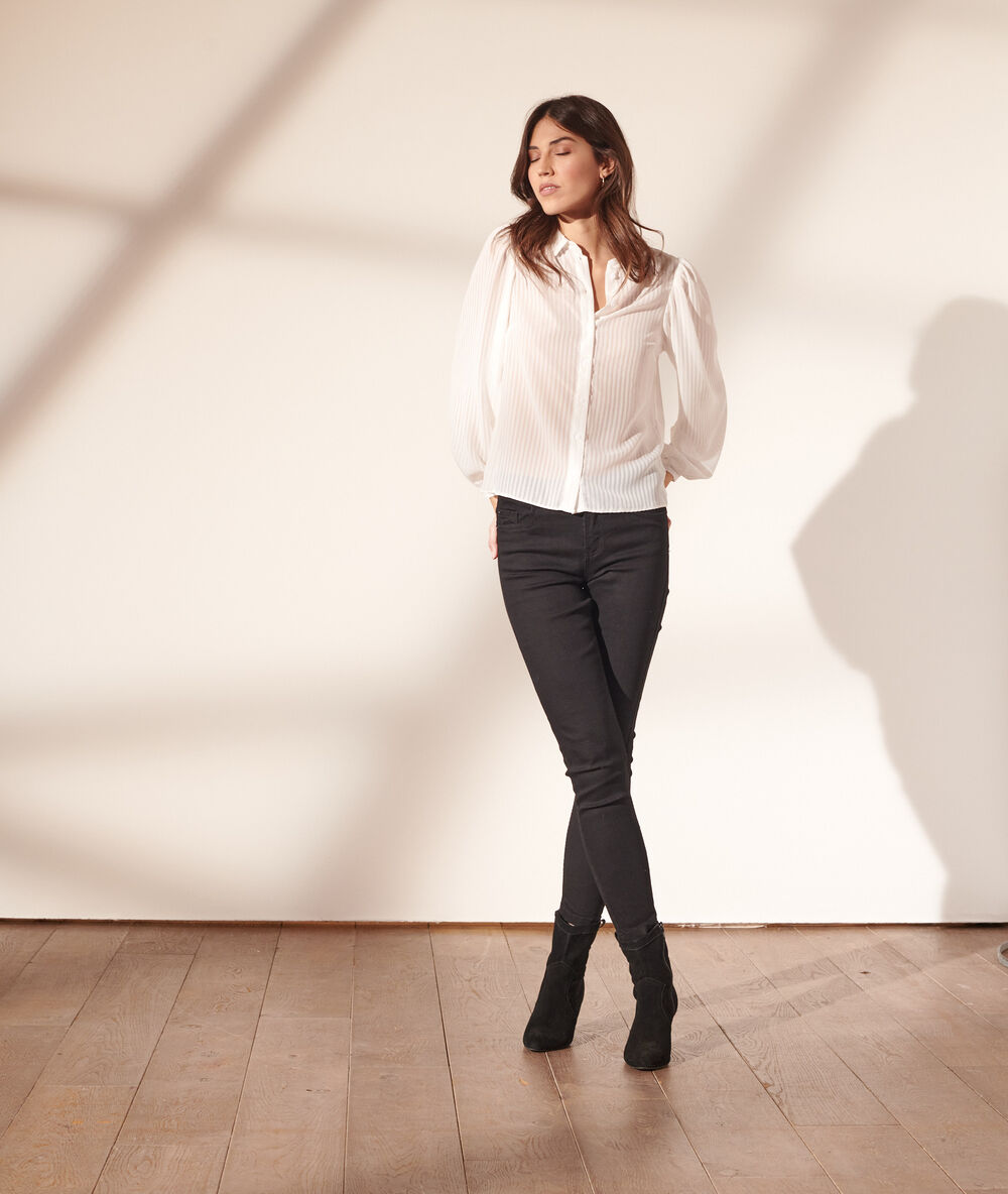 Blusa transparente blanco.