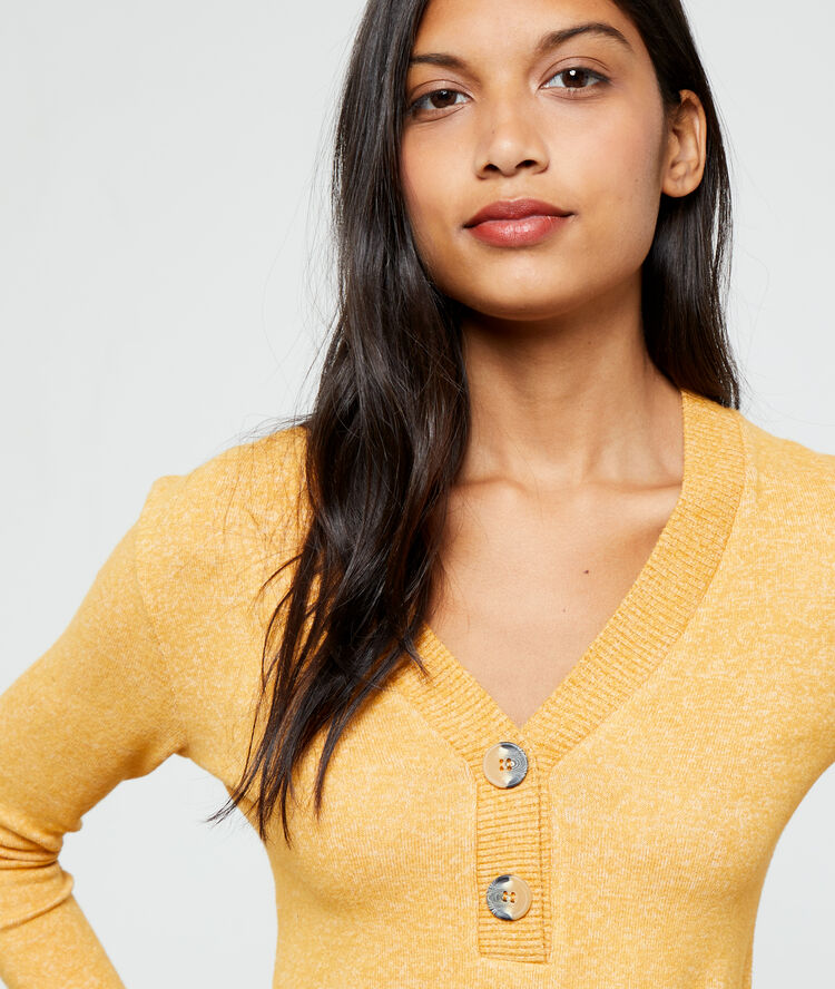 Camiseta cuello abotonado de punto fino c.ocre.