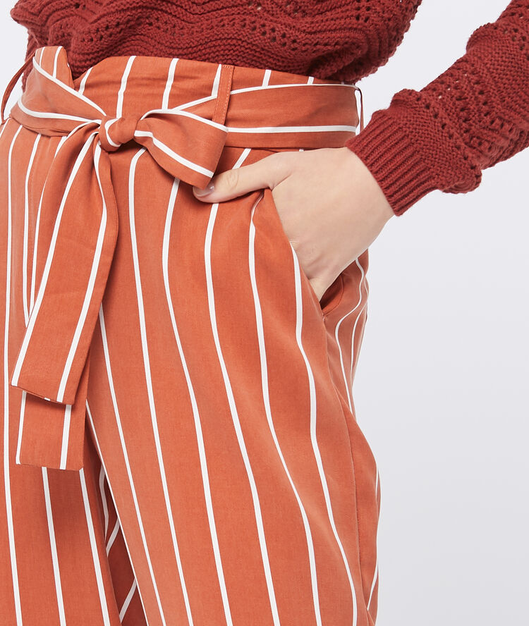 Pantalón de talle alto en tencel naranja.