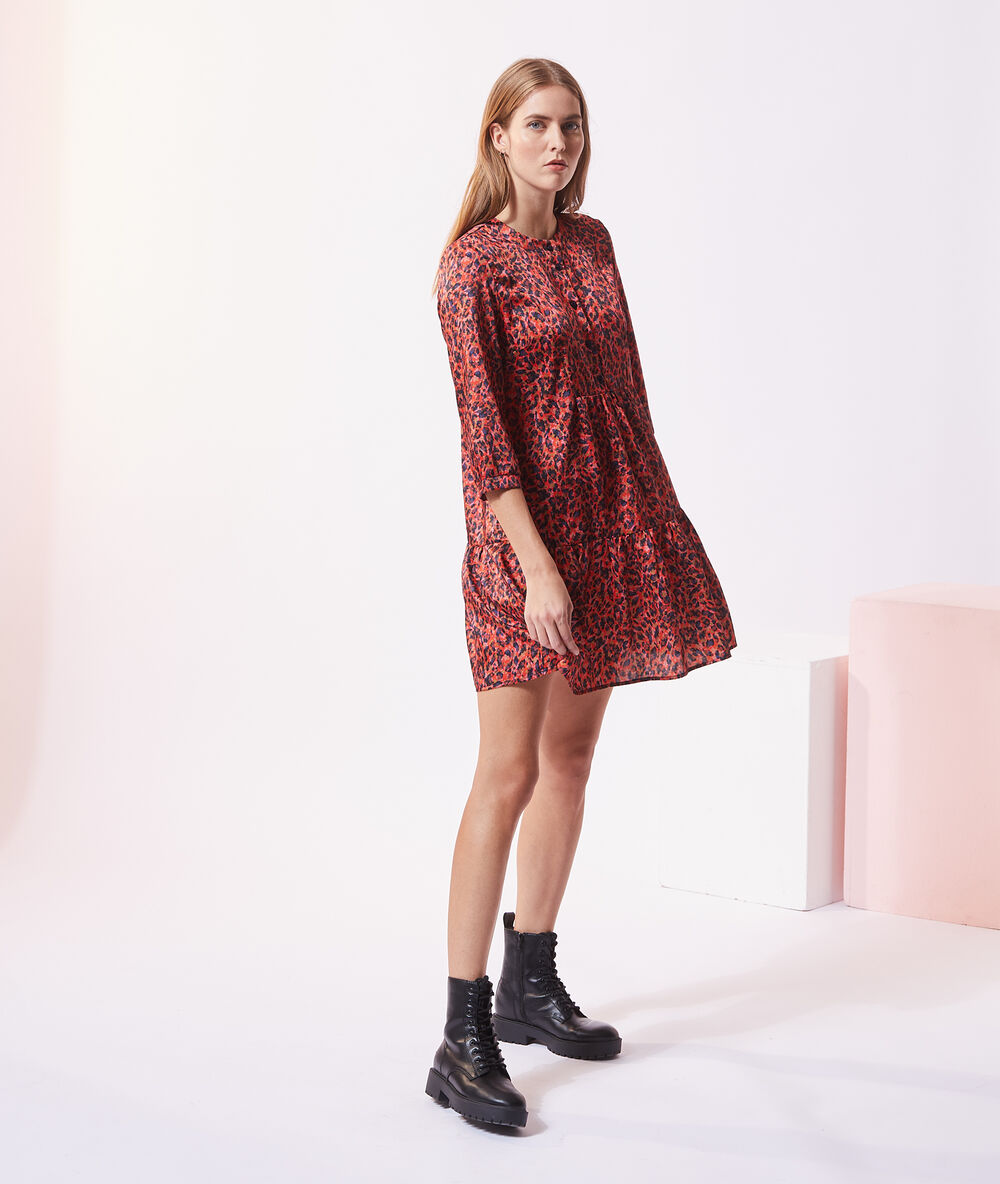 Vestido estampado naranja.
