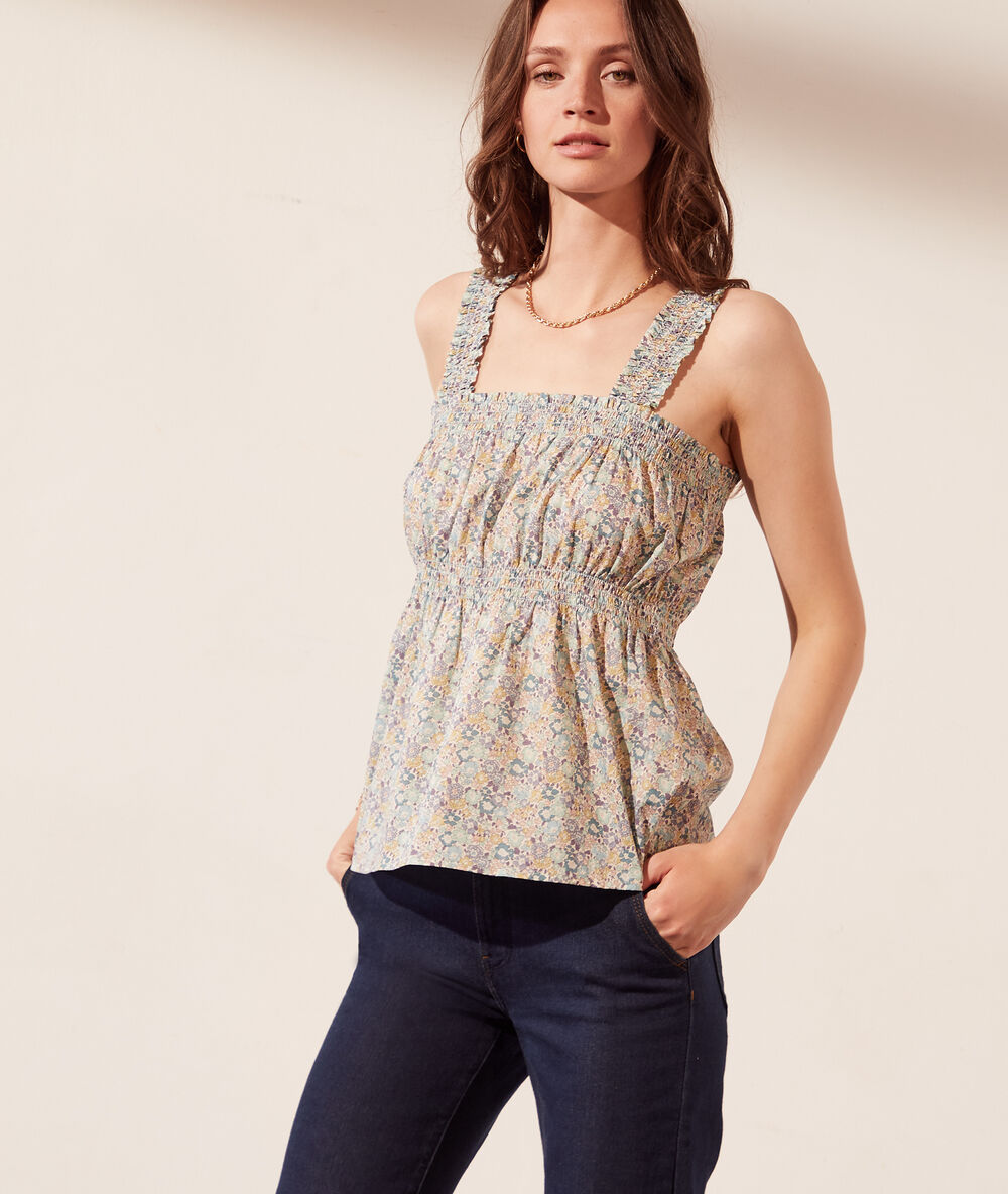 Top con fruncidos tejido liberty celadón.