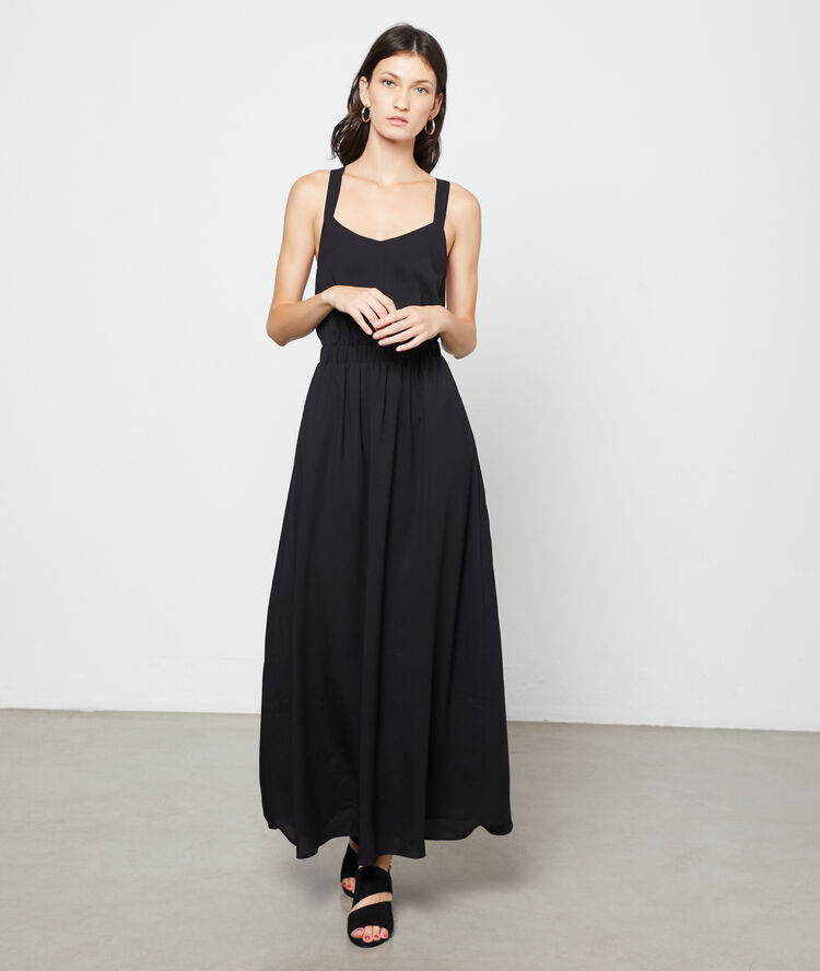 Vestido espalda cruzada anudada negro.
