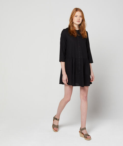 Vestido camisero vaporoso negro.