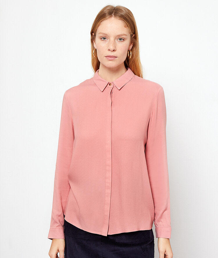 Camisa lisa rosa.
