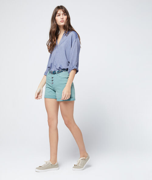 Camisa texturizada cuello en v denim.