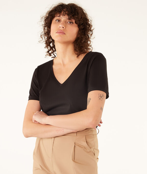 Camiseta lisa escote en V Camiseta lisa escote en V