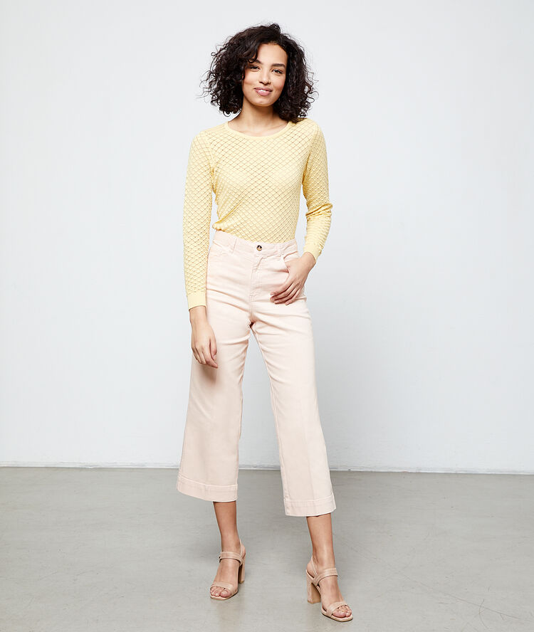 Pantalón ancho rosa.