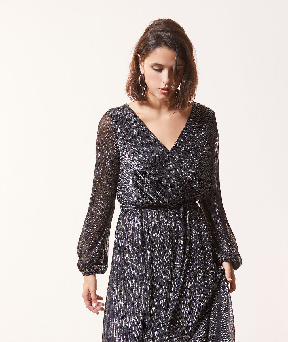 Robe longue à fils métallisés noir.