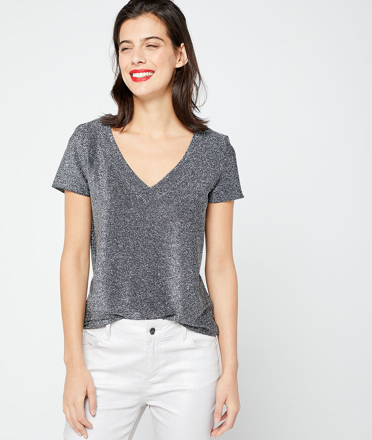 Camiseta cuello en v plateado plata.