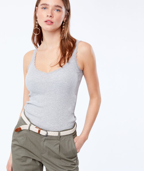 Top de tirantes acanalado con detalles de encaje c.gris jaspeado.