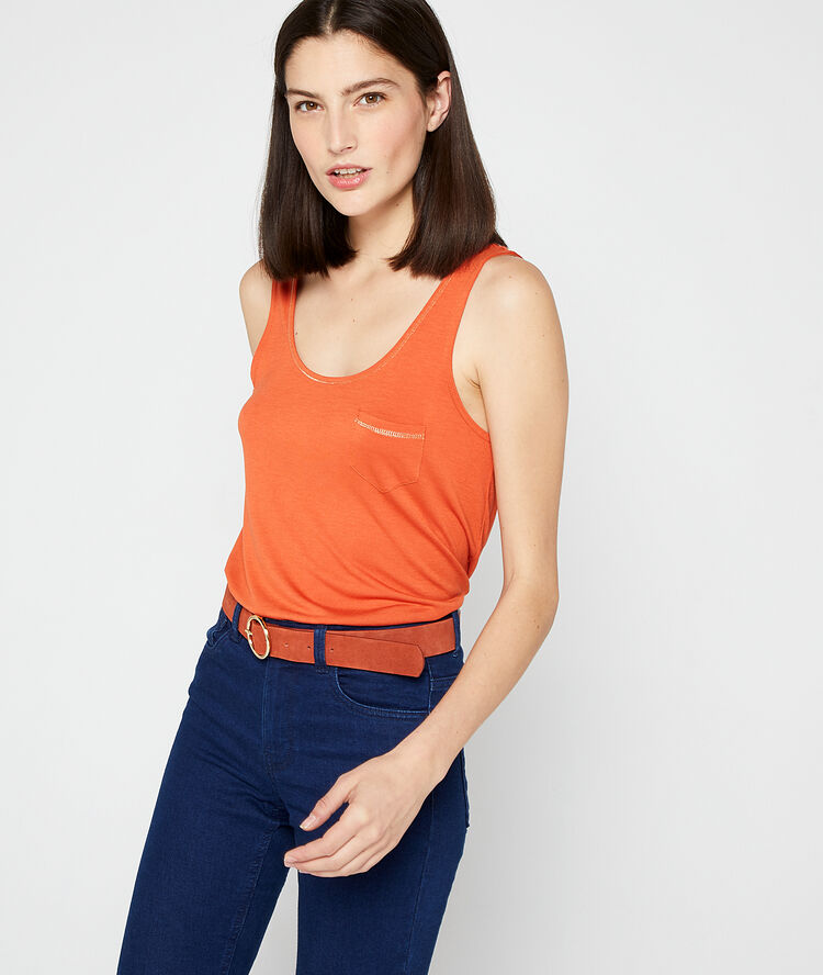 Camiseta lisa con detalles metalizados tomate.