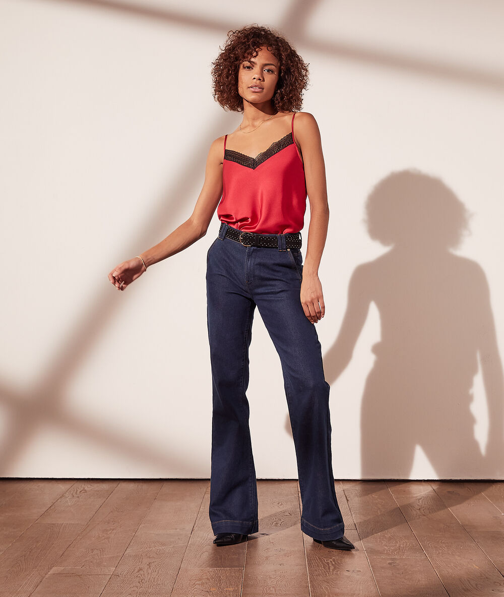 Top con sujetador integrado fucsia.