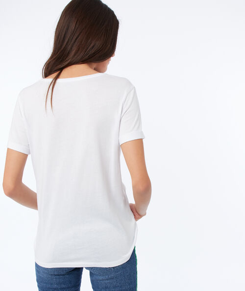 Camiseta letras con texturas blanc.