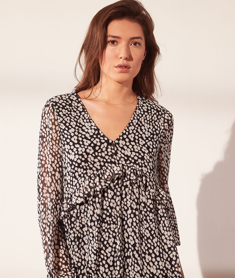 Vestido estampado floral negro.