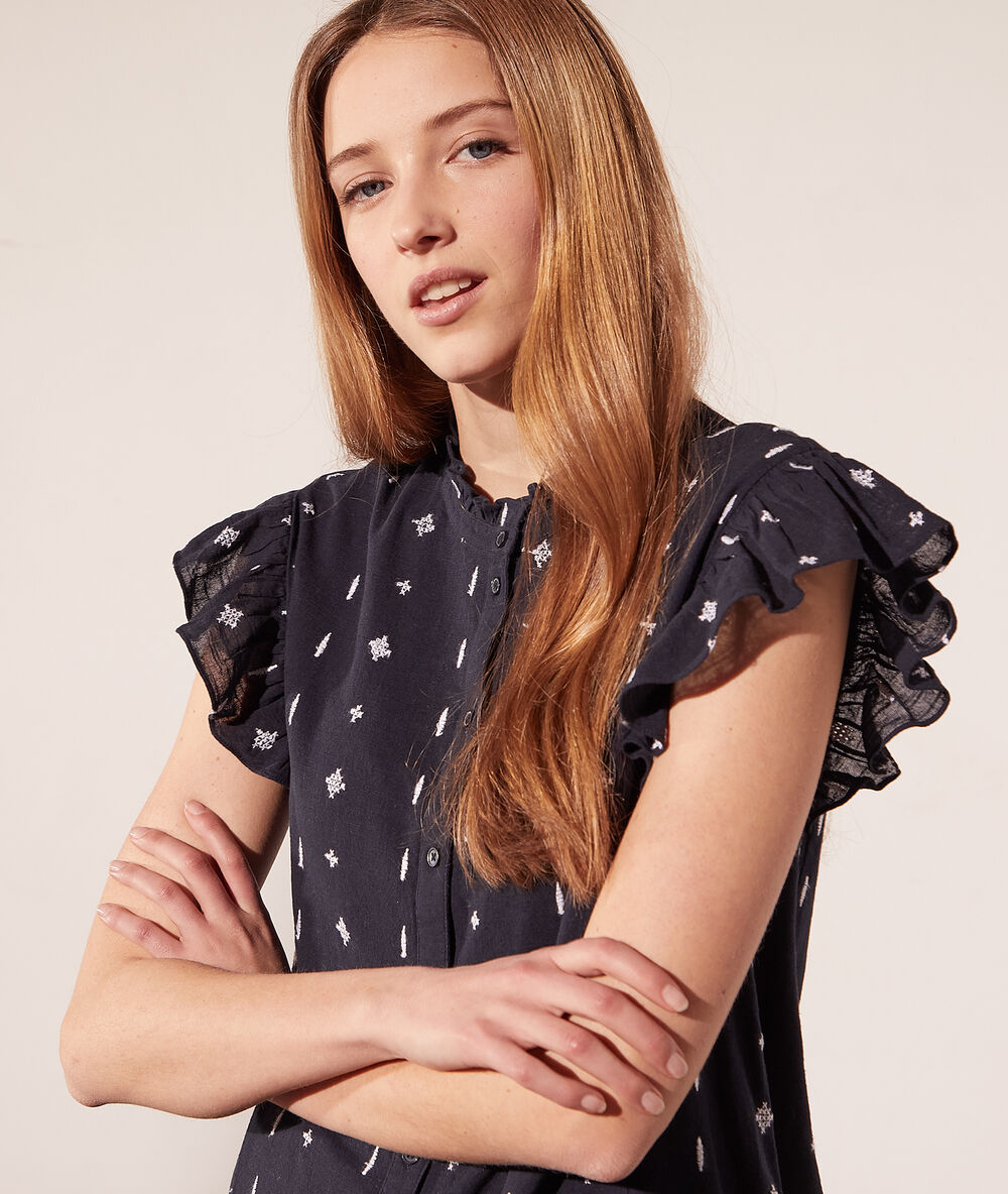 Vestido camisero estampado azul marino.