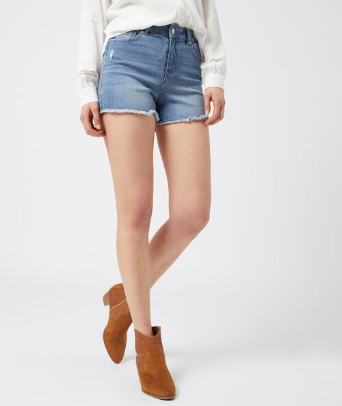 Short vaquero con franjas bordadas piedra.