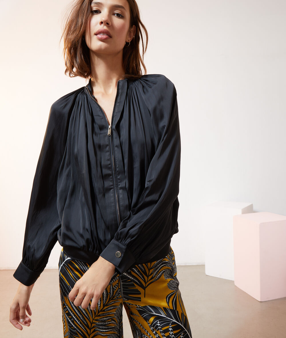 Bomber satinada negro.