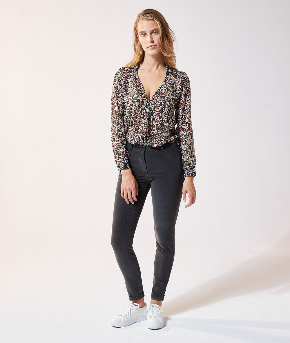 Body estampado floral negro.