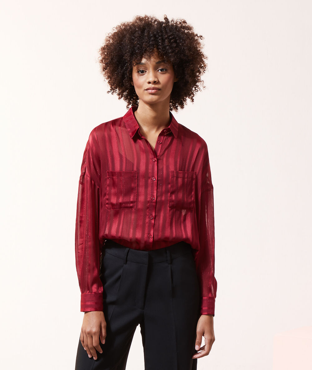 Camisa finas rayas, hilos metalizados cereza.