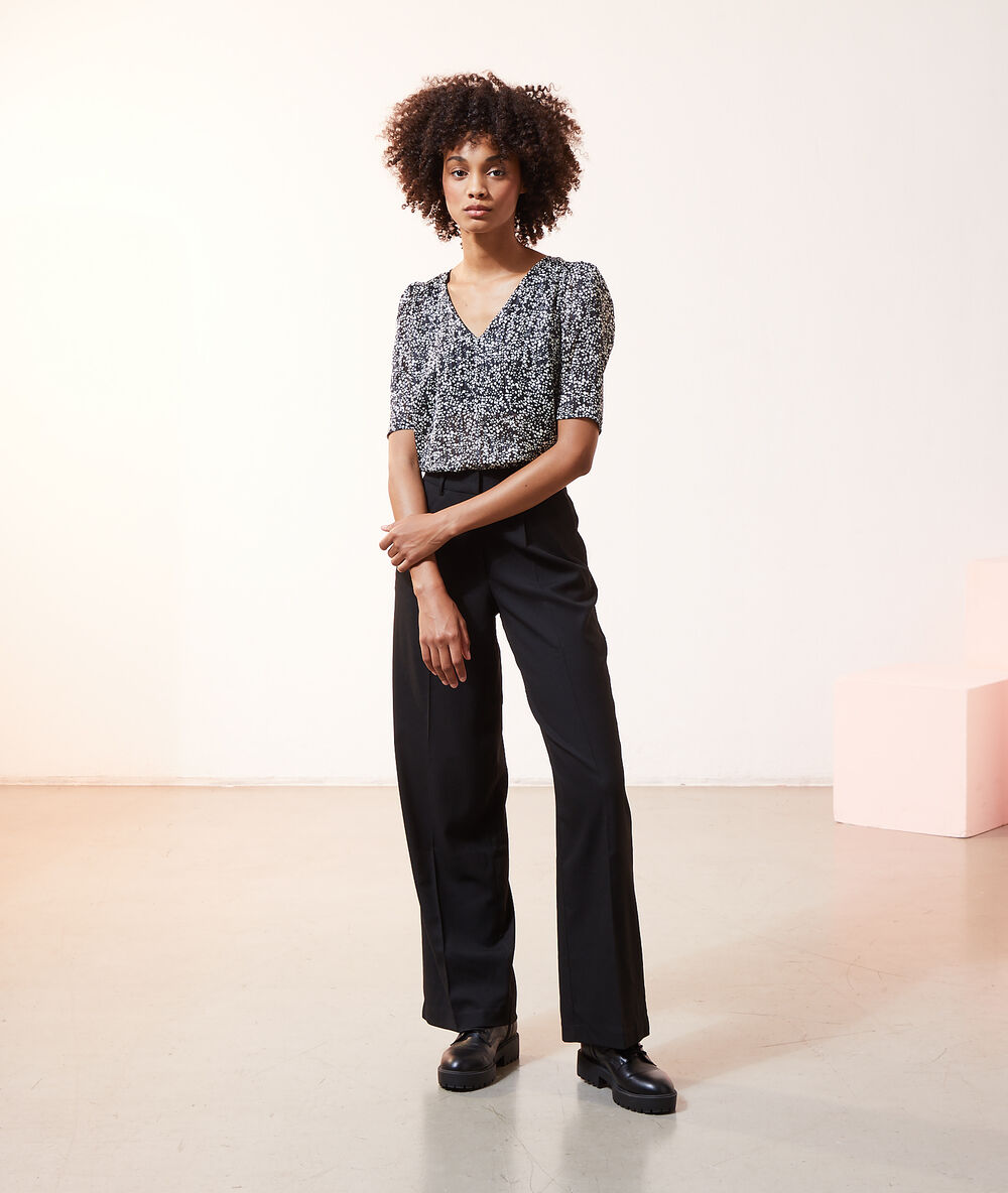 Blouse col v 2 en 1 - brassière intégrée noir.