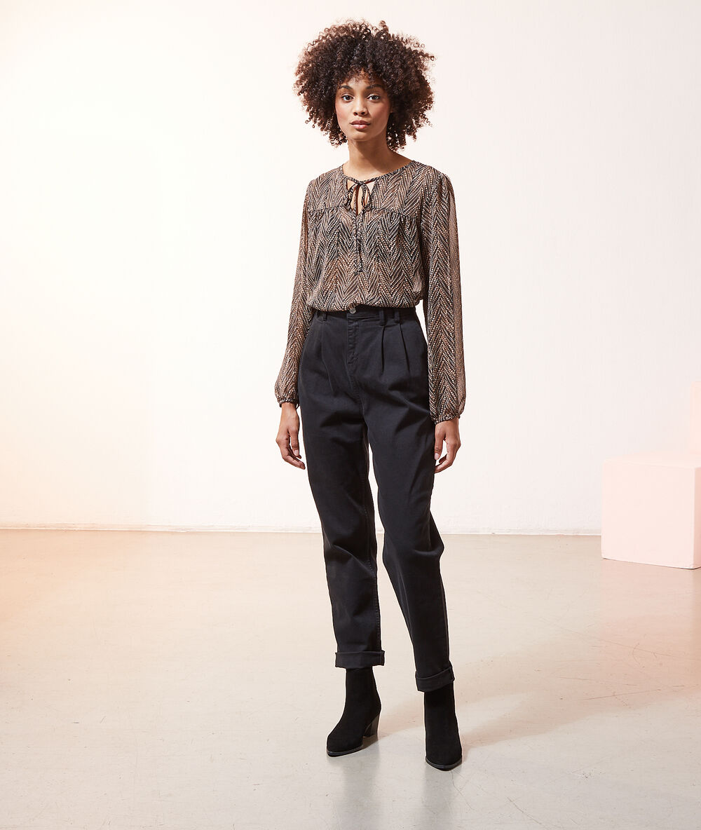 Blouse imprimé géométrique noir.