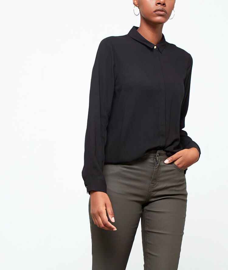 Camisa vaporosa negro.