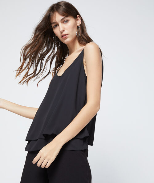 Top vaporoso con tirantes negro.