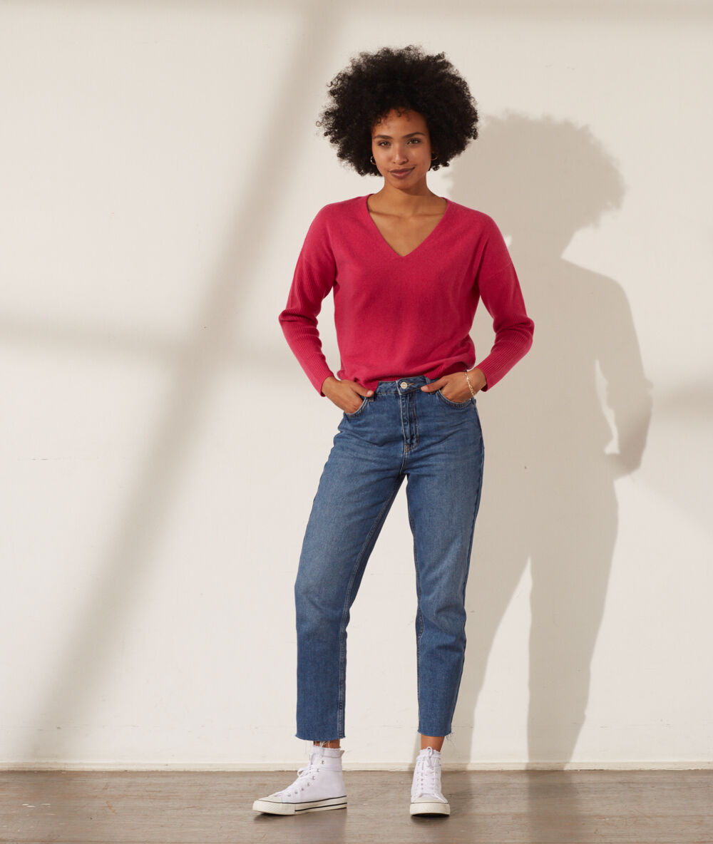 Jersey de lana y cachemir, escote en v fucsia.
