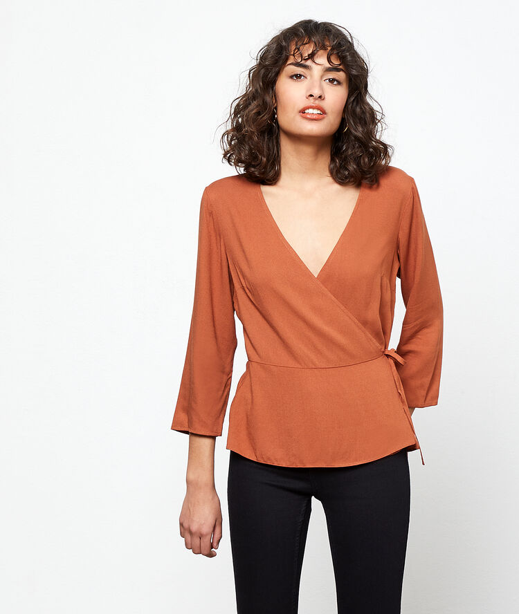Blusa cruzada tierra.