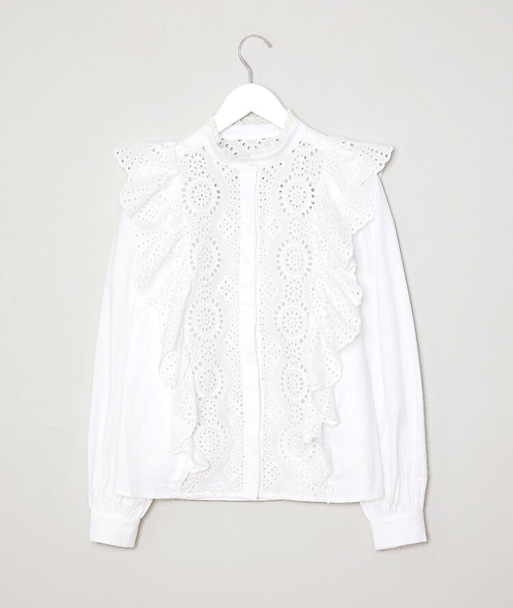 Camisa con volantes y encaje crudo.