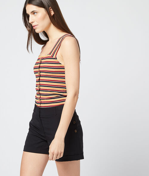 Short abotonado de tencel negro.