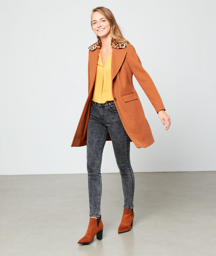 Blusa cuello en v c.ocre.