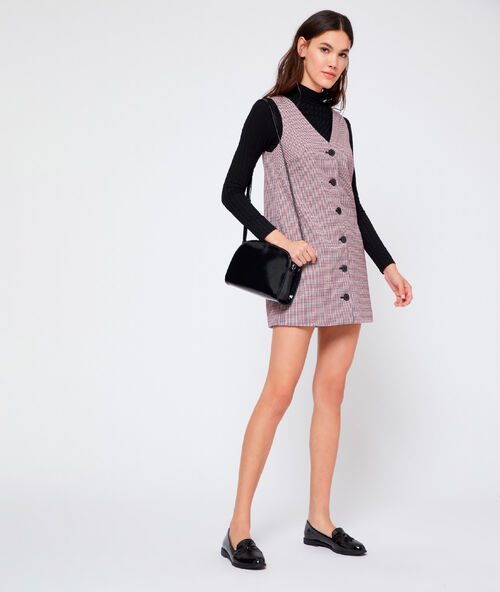 Bolso bandolera efecto charol negro.