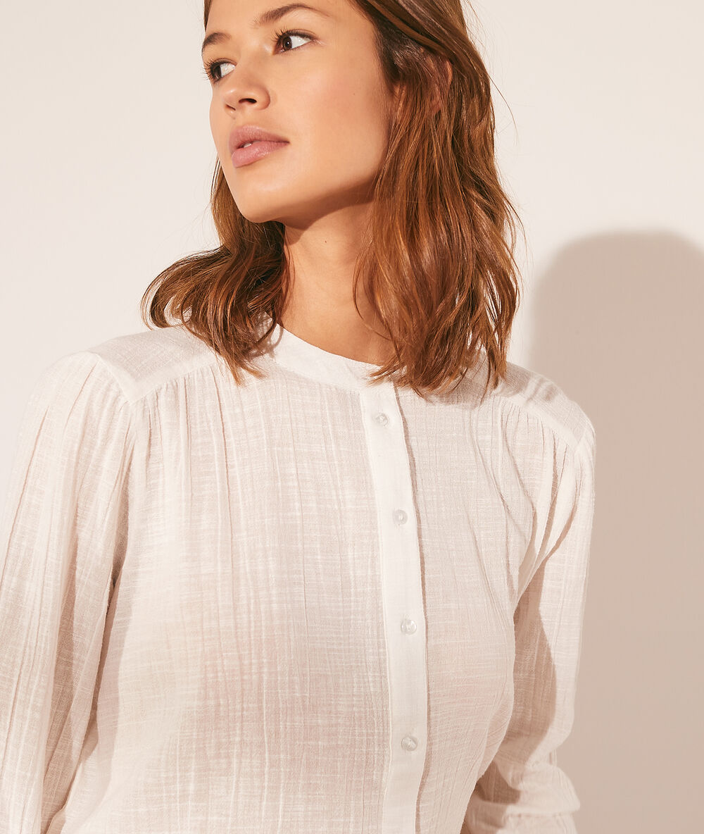 Camisa de algodón crudo.