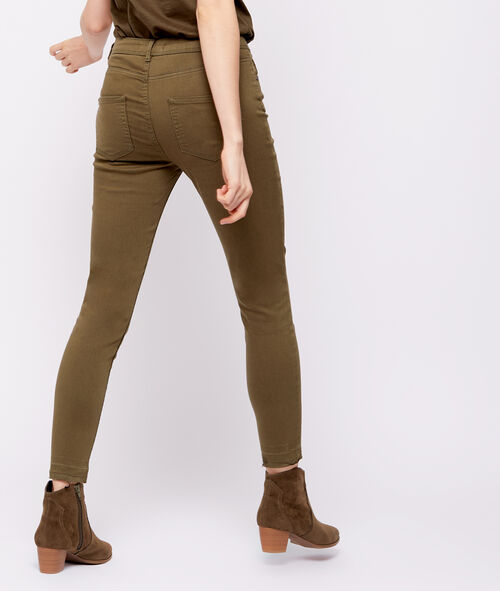 Pantalón ajustado abotonado Pantalón ajustado abotonado