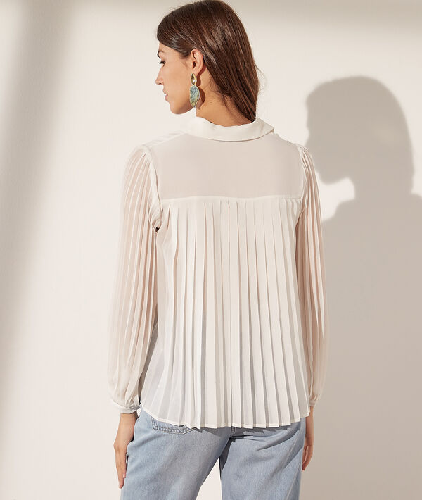 Blusa con detalles plisados Blusa con detalles plisados