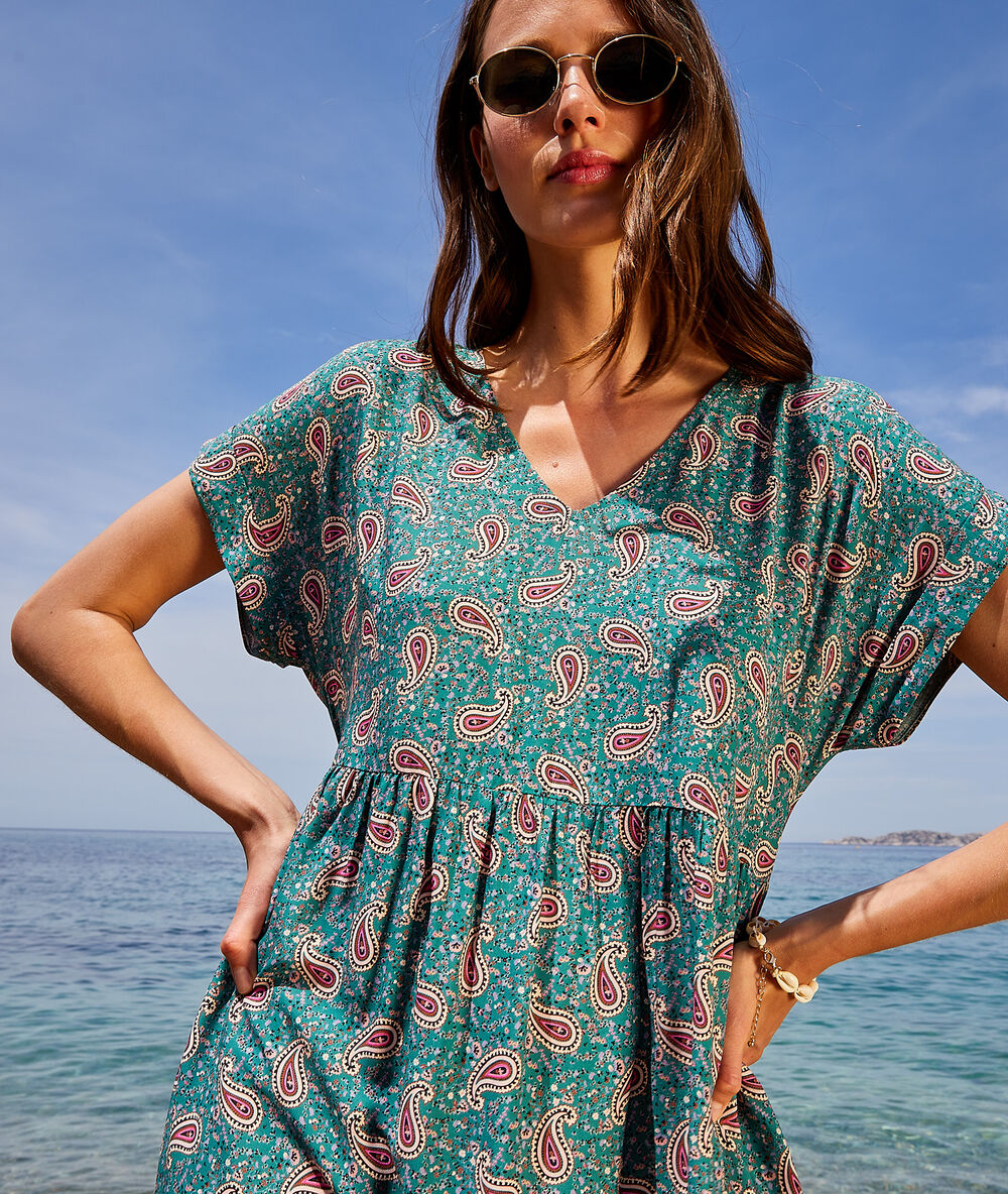 Vestido estampado étnico verde.
