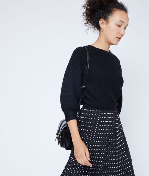 Bolso maletín de mano negro.