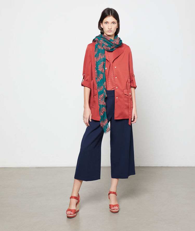 Trench corto rojo.
