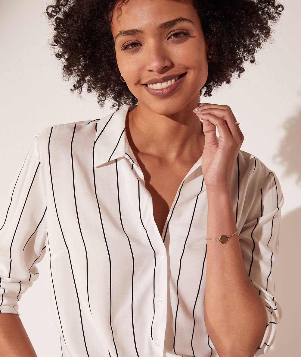 Camisa estampado de rayas crudo.
