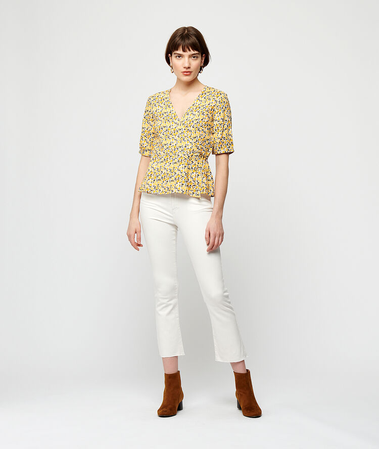 Blusa escote cruzado crudo.