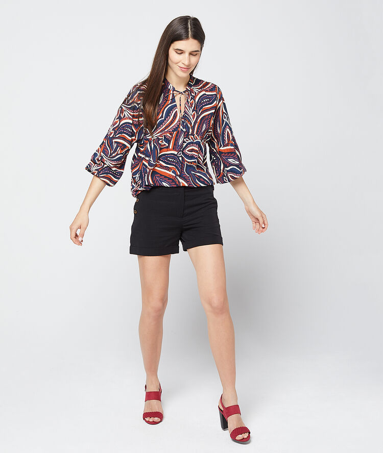 Blusa estampado floral azul.