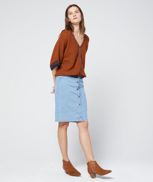Jersey oversized de punto grueso marrón.