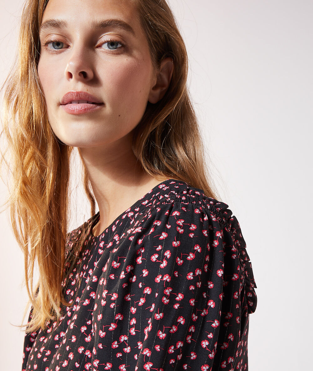Blusa estampada negro.