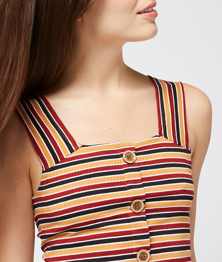 Camiseta a rayas ocre.