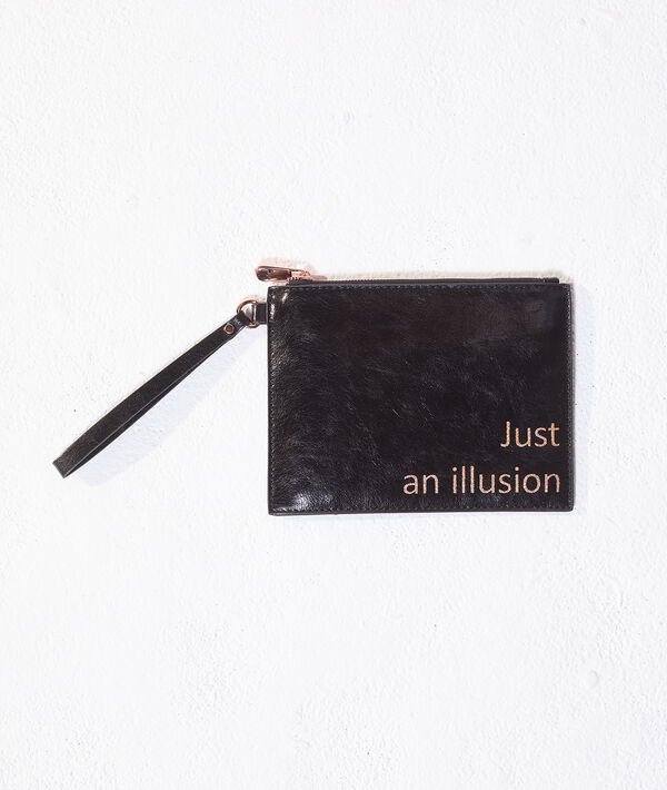 Cartera 'just an illusion' Cartera 'just an illusion'