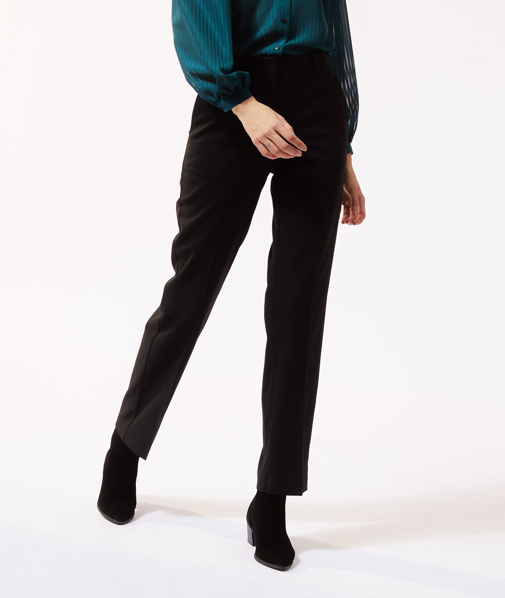 Pantalón de pinzas negro.