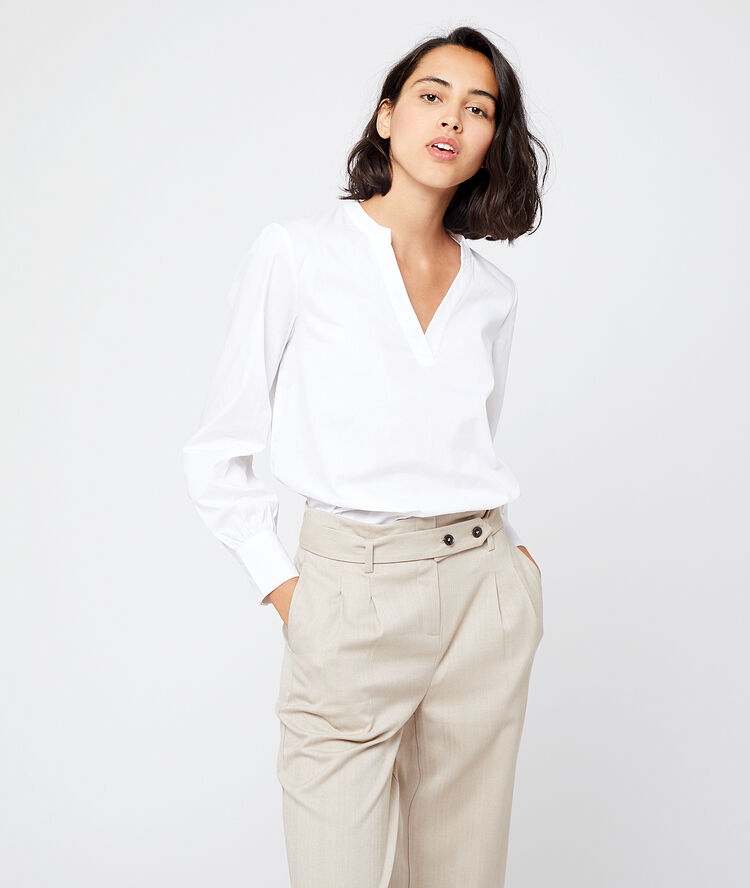 Camisa de algodón blanco.